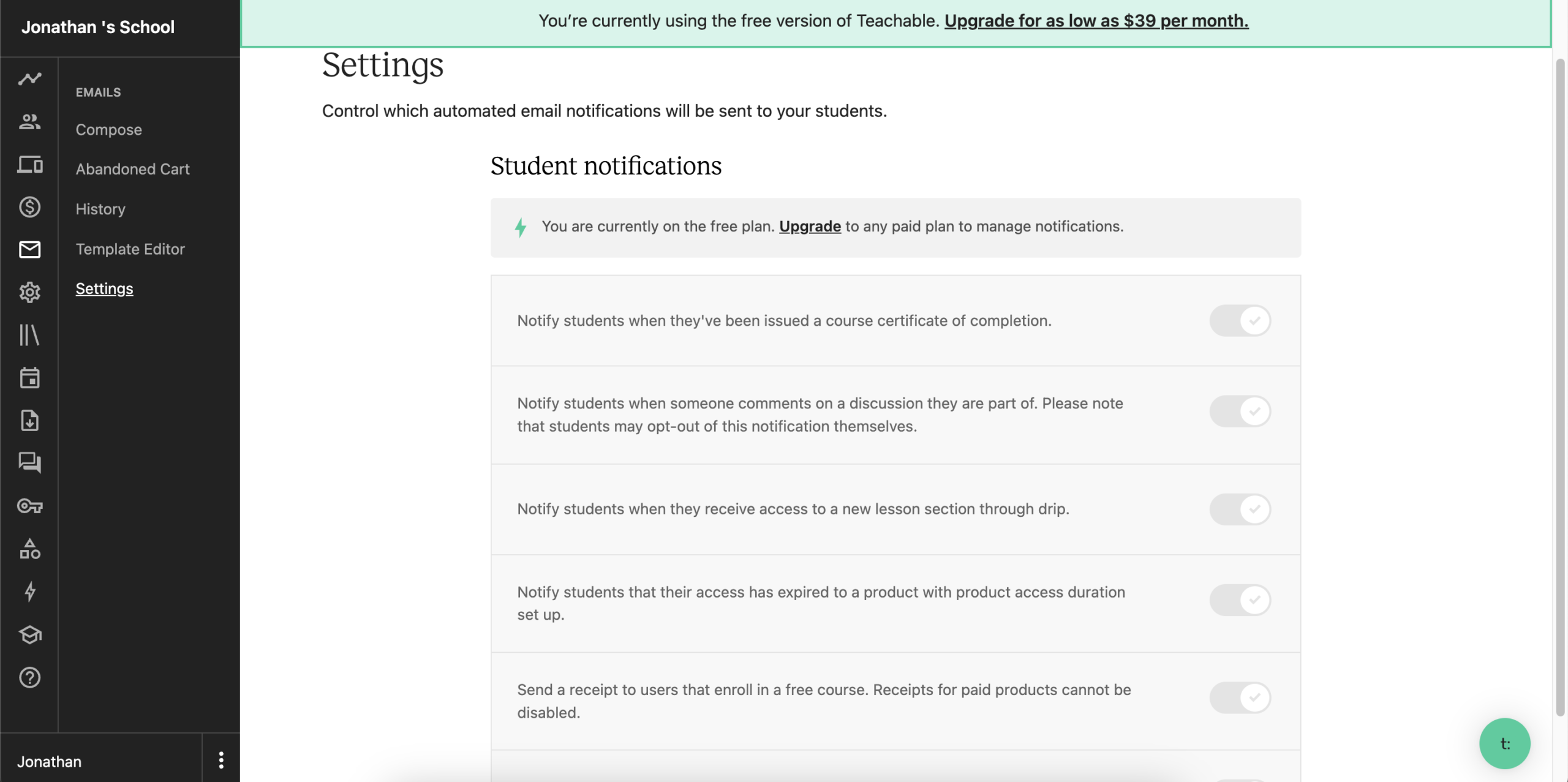 como es la funcionalidad de email de teachable